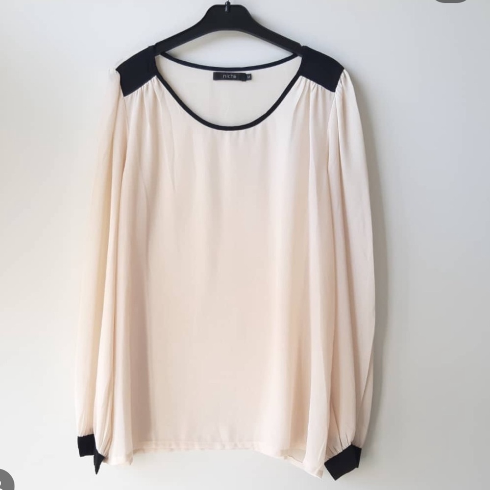 Nichii Cream&Black Blouse